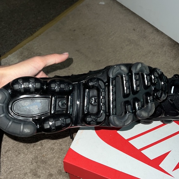 Nike Air VaporMax Triple Black - Picture 6 of 11